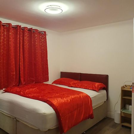 Amh Hotel - Greenford Station Northolt  Екстериор снимка