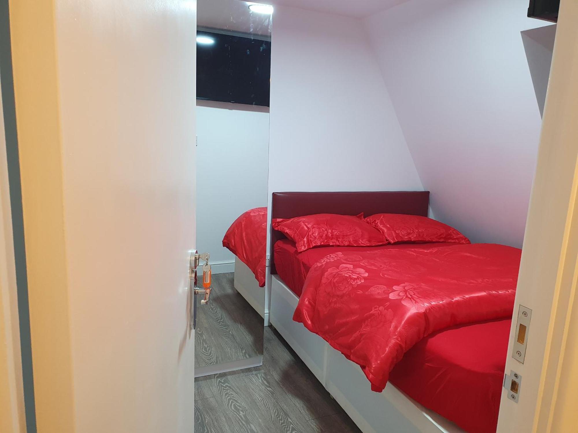 Amh Hotel - Greenford Station Northolt  Екстериор снимка