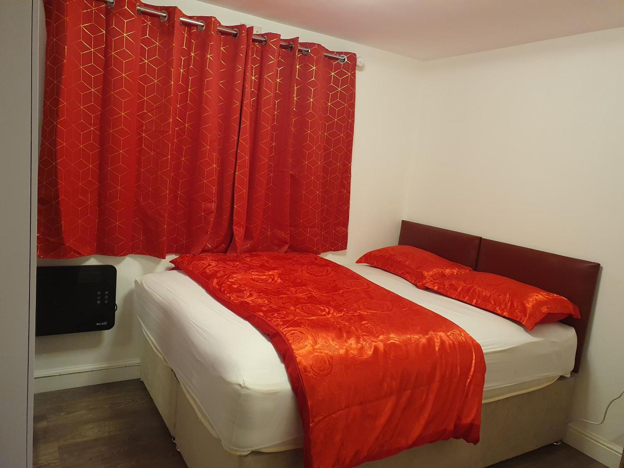 Amh Hotel - Greenford Station Northolt  Екстериор снимка
